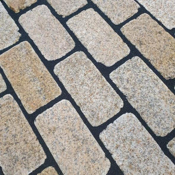 Yellow Granite Tumbled Paving Setts 200x100x50