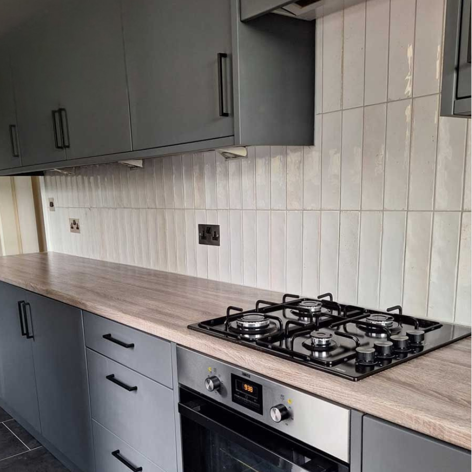 Esperanza White Gloss Feature Wall Tile 300x75 mm